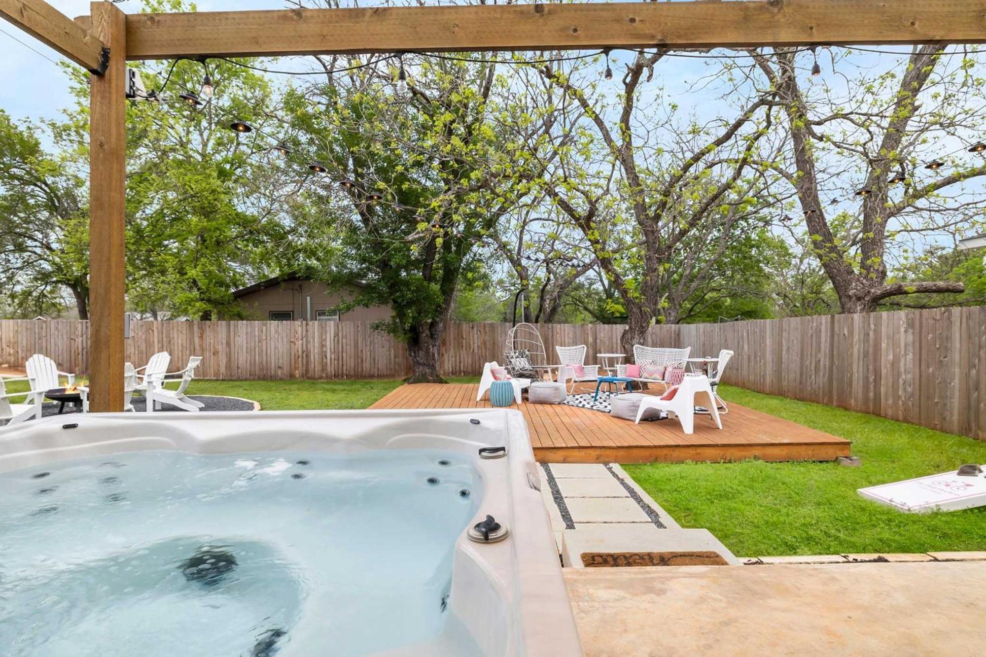 فيلا Pink Duchess - Mins To Main Hot Tub & Fire Pit فريدريكسبيرغ المظهر الخارجي الصورة