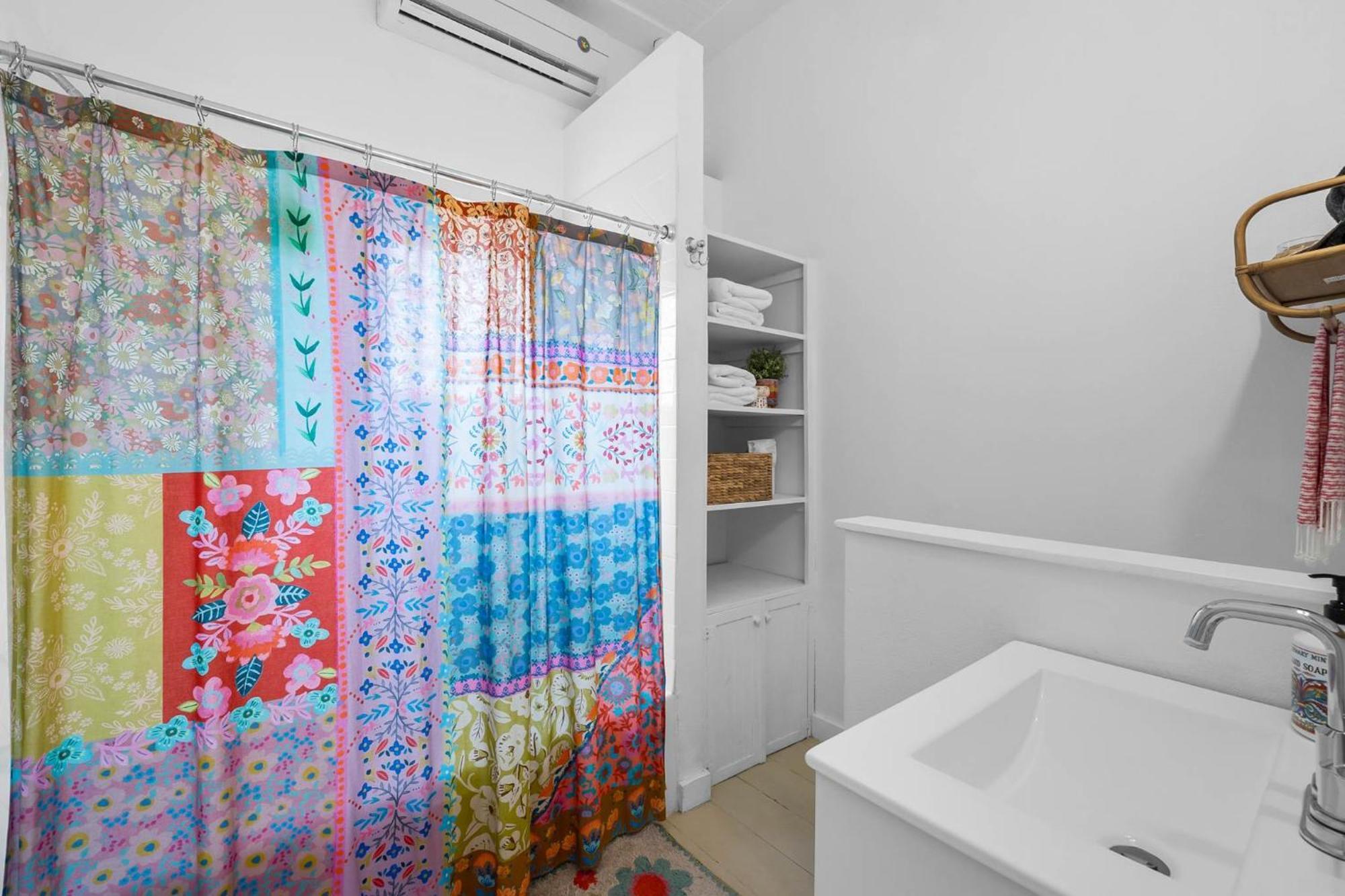 فيلا Pink Duchess - Mins To Main Hot Tub & Fire Pit فريدريكسبيرغ المظهر الخارجي الصورة