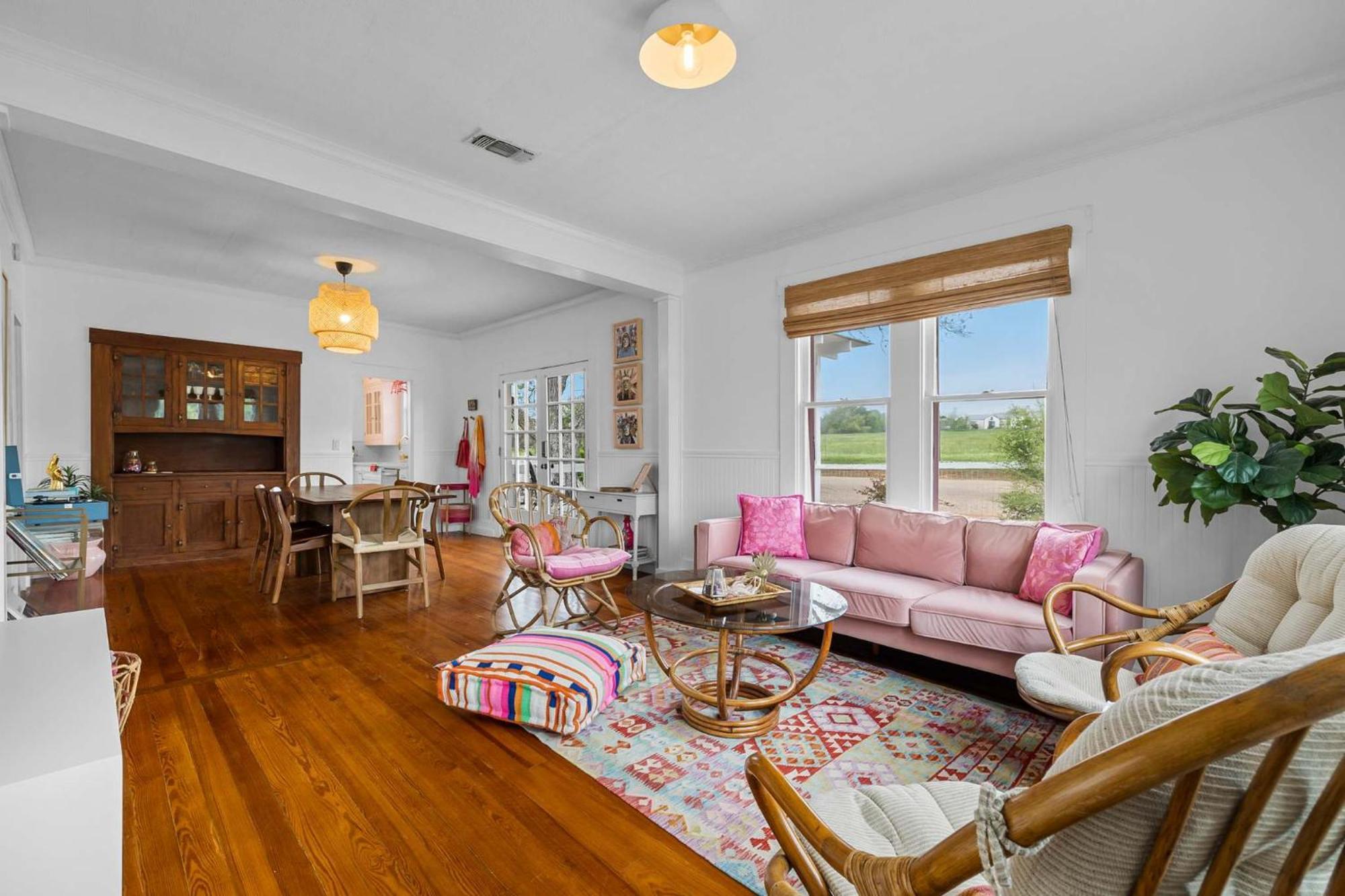 فيلا Pink Duchess - Mins To Main Hot Tub & Fire Pit فريدريكسبيرغ المظهر الخارجي الصورة